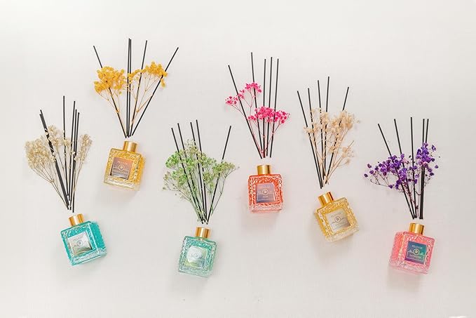 PEANÄK Reed Diffuser Set - Rose Honey Fragrance 6.7oz (200 ml) - Set of 2 Real Preserved Flowers & 6 Reed Sticks for Home & Office Bathroom Shelf Décor with Long Lasting Gift Scents